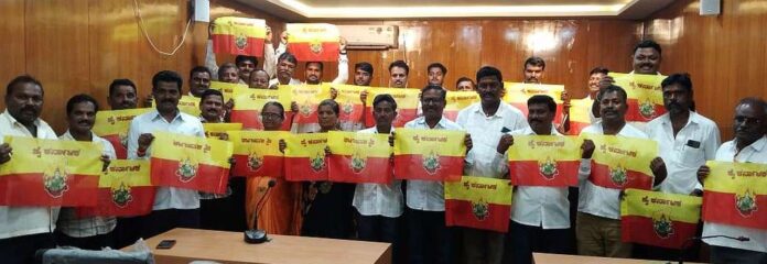 Distribution of Kannada flag by P.P