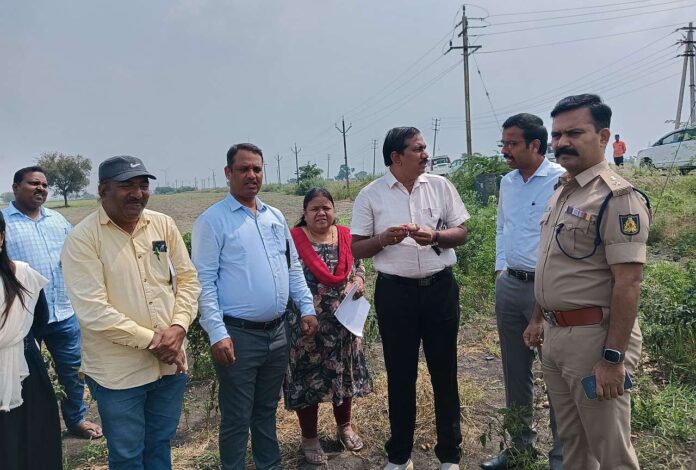 District administration visits and inspects the crop damage area