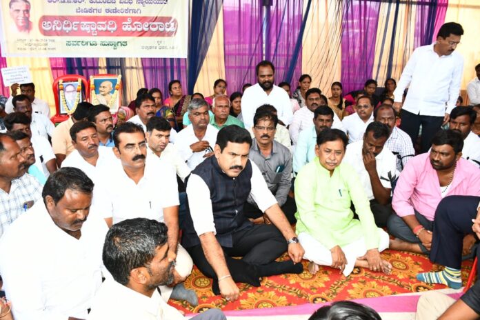 went to the place of protest of G.P. Union. Visit B.Y. Vijayendra