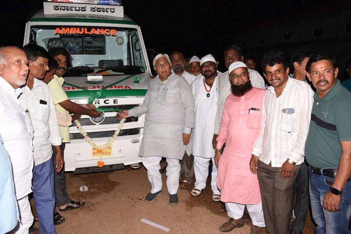 Ambulance dedication by H.K. Patil