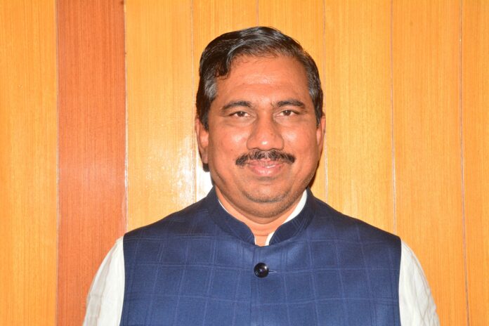 Collector calls on public to take advantage of e-property combination
