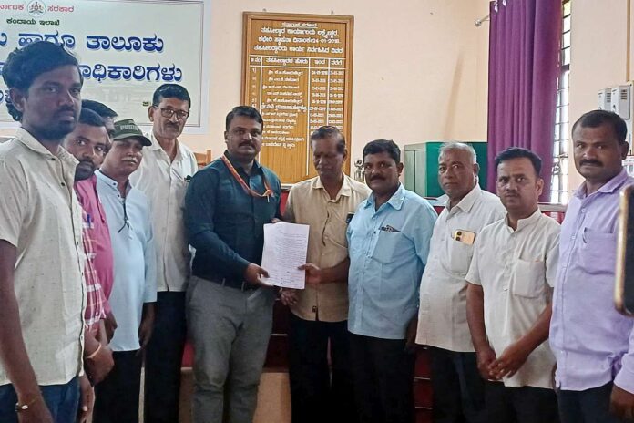 Simplify bus pass for rural journalists