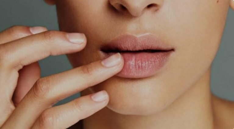 ಚಳಿಗಾಲದಲ್ಲಿ ನಿಮ್ಮ ತುಟಿಗಳು ಬಿರುಕು ಬಿಡುತ್ತಿದ್ಯಾ? ಚಿಂತೆ ಬಿಡಿ, ಈ ಟಿಪ್ಸ್ ಫಾಲೋ ಮಾಡಿ!