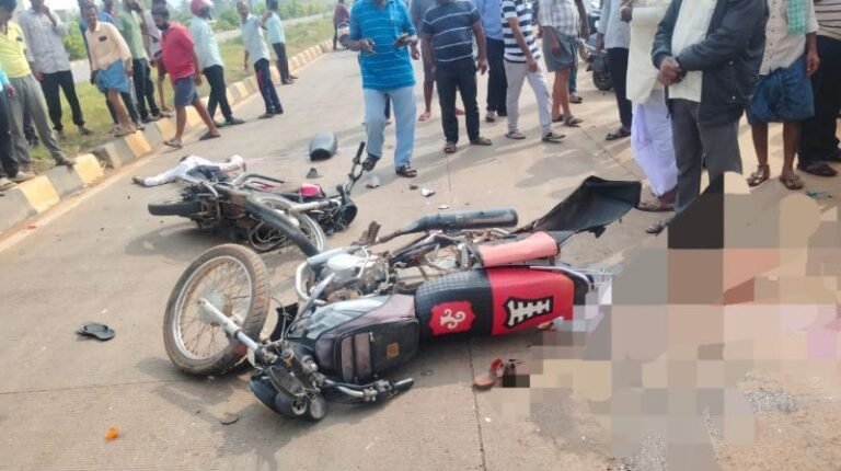 Gadag Accident: 2 ಬೈಕ್‌ʼಗಳ ನಡುವೆ ಮುಖಾಮುಖಿ ಡಿಕ್ಕಿ: ಇಬ್ಬರು ಸಾವು –ಯುವತಿಗೆ ಗಾಯ