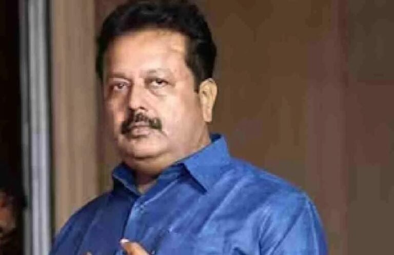 ಹಾಲು ಖರೀದಿ ವಿಚಾರದಲ್ಲಿ ರಾಜಕೀಯ: ನೂರಾರು ಲೀಟರ್ MILK ರಸ್ತೆಗೆ ಚೆಲ್ಲಿ ಮಹಿಳೆಯರ ಆಕ್ರೋಶ!