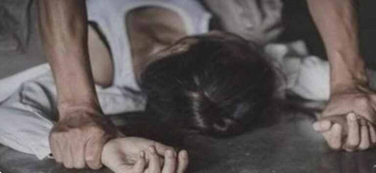 ಬಾಯಿಗೆ ಬಟ್ಟೆ ತುರುಕಿ 15 ವರ್ಷದ ಬಾಲಕಿ ಮೇಲೆ ರೇಪ್: ವೃದ್ಧನಿಗೆ ಥಳಿಸಿದ ಗ್ರಾಮಸ್ಥರು!