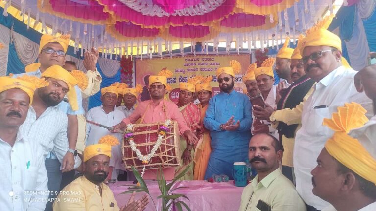 ಕನಕದಾಸರ ತತ್ವ ಆದರ್ಶಗಳನ್ನು ಪ್ರತಿಯೊಬ್ಬರೂ ತಮ್ಮ ಜೀವನದಲ್ಲಿ ಅಳವಡಿಸಿಕೊಳ್ಳಬೇಕು: ಎಂ.ಕೆ. ಲಮಾಣಿ