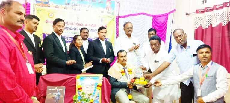 ಸಂವಿಧಾನ ಜನರ ಜೀವನಾಡಿಯಾಗಿದ್ದು, ಪ್ರತಿಯೊಬ್ಬ ಭಾರತೀಯನೂ ಸಂವಿಧಾನವನ್ನು ಗೌರವಿಸಬೇಕು: ನ್ಯಾಯಾಧೀಶ ಆದಿತ್ಯ ಬಿ.ಕಲಾಲ