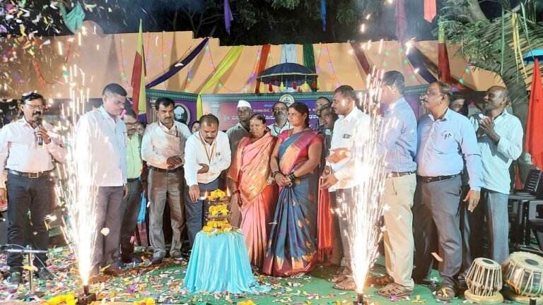 ಹೊಸೂರ ಸರಕಾರಿ ಪ್ರೌಢಶಾಲೆ ರಾಜ್ಯದಲ್ಲಿಯೇ ಮಾದರಿ ಶಾಲೆಯಾಗಲಿ: ಆರ್.ಎಸ್. ಬುರಡಿ