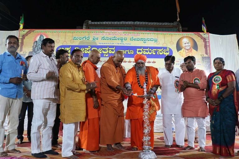 ದೇಗುಲಗಳು ಶಾಶ್ವತವಾದ ನಂದಾದೀಪವಿದ್ದಂತೆ: ಶ್ರೀ ಅದೃಶ್ಯ ಕಾಡಸಿದ್ದೇಶ್ವರ ಮಹಾಸ್ವಾಮಿಗಳು