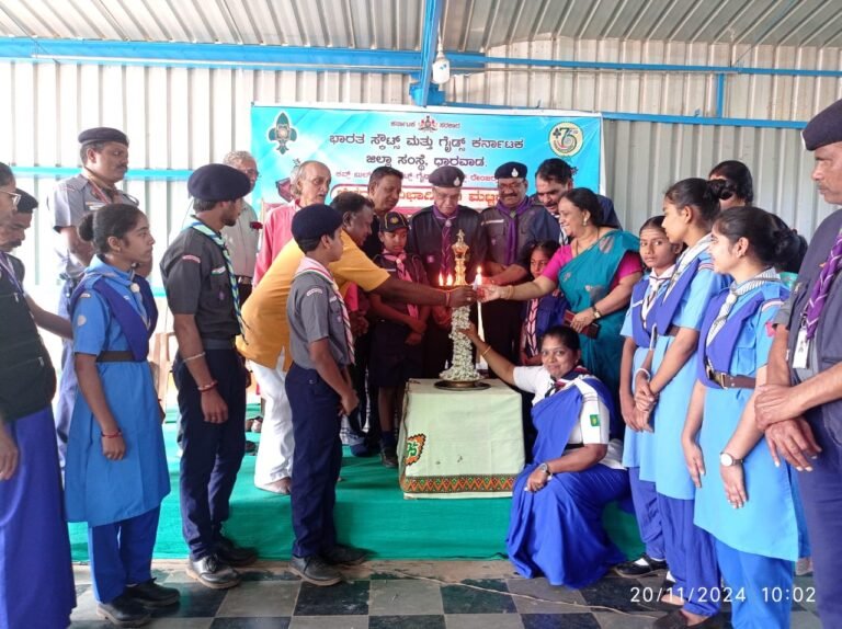 ಸ್ಪರ್ಧಾತ್ಮಕ ದಿನಗಳಲ್ಲಿ ಕೇವಲ ಶಾಲಾ ವಿದ್ಯೆ ಸಾಲದು ವ್ಯಕ್ತಿತ್ವ ಬೆಳೆಸಿಕೊಳ್ಳಲು ಗೀತ ಗಾಯನ ಕಲಿಕೆ ಅವಶ್ಯ: ಶ್ರೀಶೈಲ ಕರಿಕಟ್ಟಿ