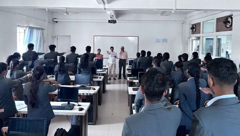 ಸಂವಿಧಾನ ಜನರ ಬದುಕಿನ ದಾರಿದೀಪವಾಗಿದೆ: ಬಿ.ಎಸ್. ಹಿರೇಮಠ