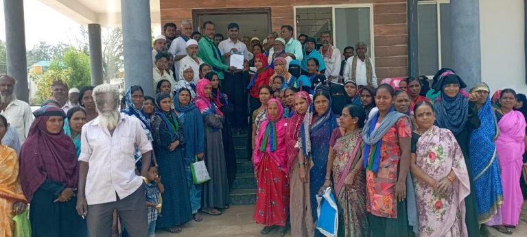 ಗುತ್ತಿಗೆದಾರರ ವಿರುದ್ಧ ಕ್ರಮಕ್ಕೆ ಆಗ್ರಹಿಸಿ ಪ್ರತಿಭಟನೆ