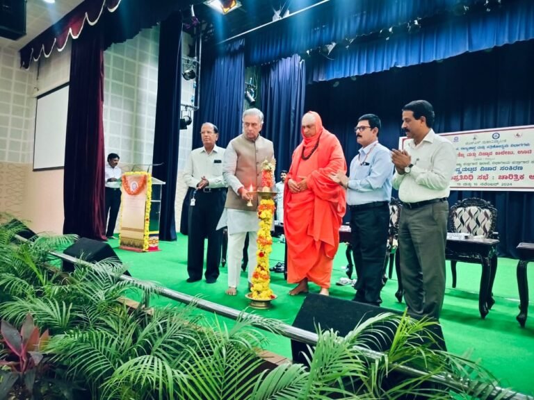 ಸಮೃದ್ಧ ಸಮಾಜ ಕಟ್ಟುವಲ್ಲಿ ಪ್ರಜಾಪ್ರತಿನಿಧಿಗಳಿಗೆ ಚಾರಿತ್ರಿಕ ನಡೆ ಅತ್ಯಂತ ಮಹತ್ವದ್ದು: ಸಭಾಪತಿ ಬಸವರಾಜ ಹೊರಟ್ಟಿ