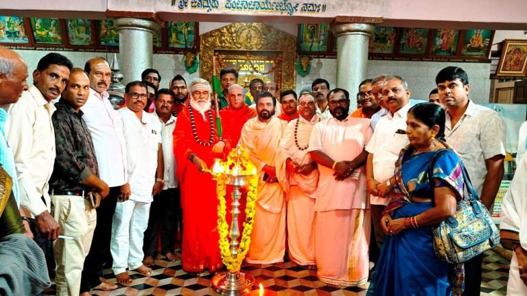 ಬದುಕು ಇರುವುದು ಸಂತಸಪಡಲು ಹೊರತು ಸಂಕಟಪಡಲು ಅಲ್ಲ: ಶ್ರೀ ರಂಭಾಪುರಿ ಜಗದ್ಗುರುಗಳು