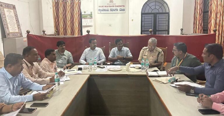ವಿಶೇಷ ಆಸಕ್ತಿಯಿಂದ ಕೆಲಸ ನಿರ್ವಹಿಸುವಂತೆ ಜಿಲ್ಲಾಧಿಕಾರಿ ಗೋವಿಂದ ರೆಡ್ಡಿ ಸೂಚನೆ