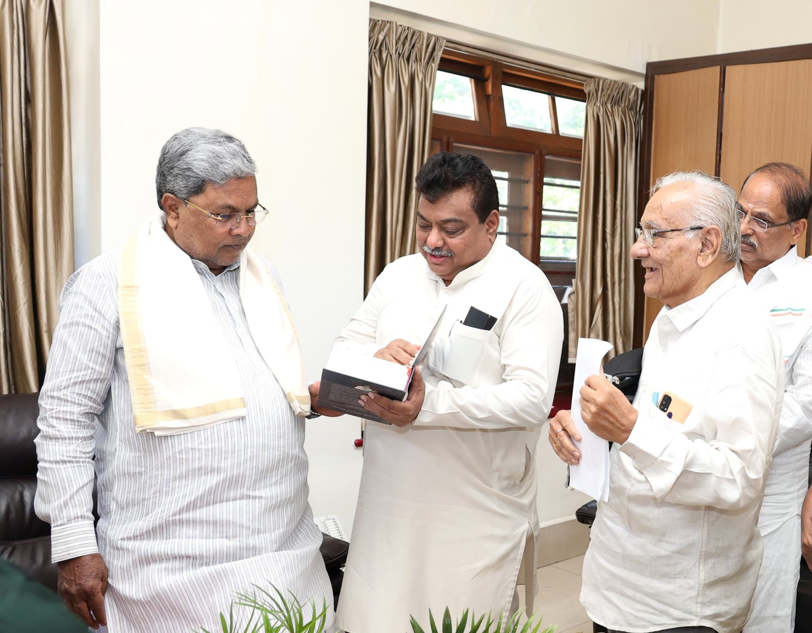ಎಂ.ಎಂ.ಕಲ್ಬುರ್ಗಿ ಸಮಗ್ರ ಸಂಪುಟ: ಬಿಡುಗಡೆಗೆ ಸಿಎಂ ದಿನಾಂಕಕ್ಕೆ ಮನವಿ