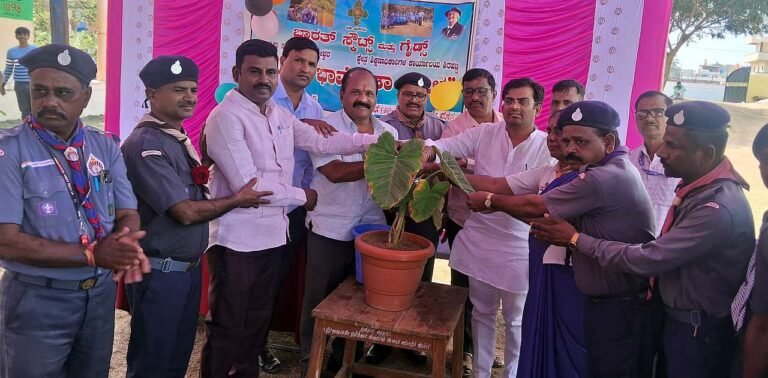 ವಿದ್ಯಾರ್ಥಿಗಳ ಮೊಬೈಲ್ ಬಳಕೆಯನ್ನು ನಿಯಂತ್ರಿಸಿ: ಶಾಸಕ ಡಾ. ಚಂದ್ರು ಲಮಾಣಿ