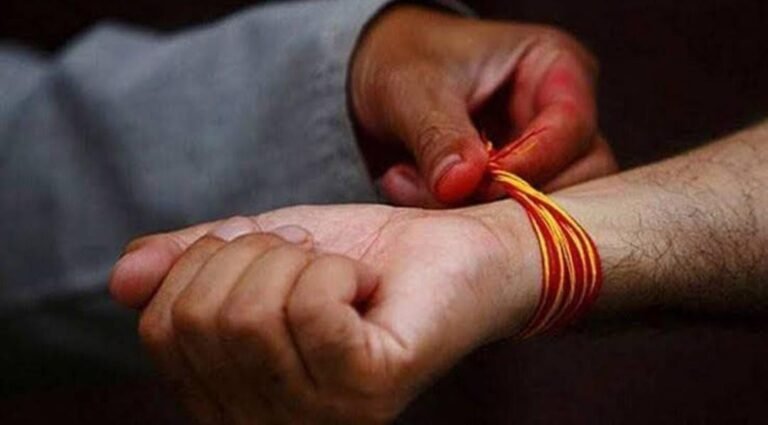 ವಿದ್ಯಾರ್ಥಿ ಕೈಗೆ ಕಟ್ಟಿದ್ದ ದೇವರ ದಾರ ಕತ್ತರಿಸಿದ ಶಾಲಾ ಶಿಕ್ಷಕ: ವ್ಯಾಪಕ ಆಕ್ರೋಶ!