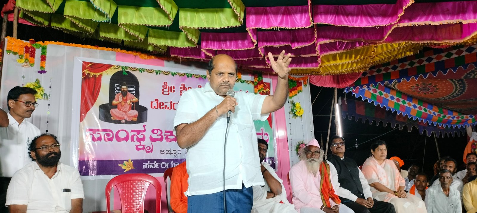 ಅಷ್ಟೂರ ಅಲ್ಲಮಪ್ರಭು ದೇವರ ಬಳಿ ಯಾವುದೇ ಭೇದಭಾವ ಇಲ್ಲ: ಬಂಡೆಪ್ಪ ಖಾಶೆಂಪುರ್