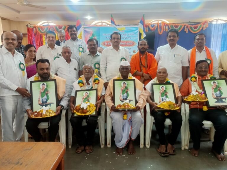 ನಾವೆಲ್ಲರೂ ಧರ್ಮದ ಹಾದಿಯಲ್ಲಿ ನಡೆಯಬೇಕು