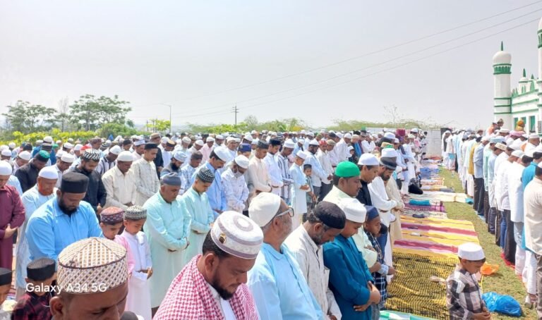 ನಾವೆಲ್ಲರೂ ಧರ್ಮ ಮಾರ್ಗದಲ್ಲಿ ಸಾಗೋಣ