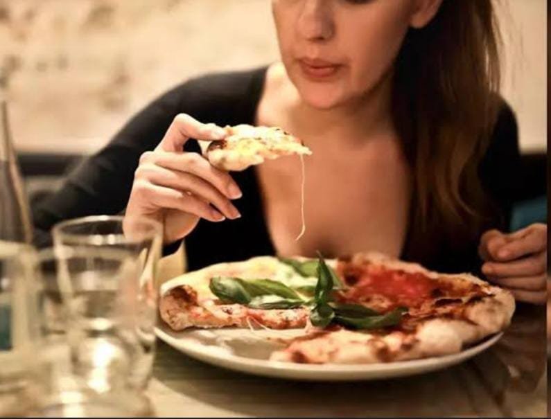 Eating Fast: ಊಟವನ್ನು ಗಬಗಬನೆ ತಿನ್ನಬೇಡಿ: ಇದು ಅನ್ನಪೂರ್ಣೆಗೆ ಮಾಡುವ ಅವಮಾನ!