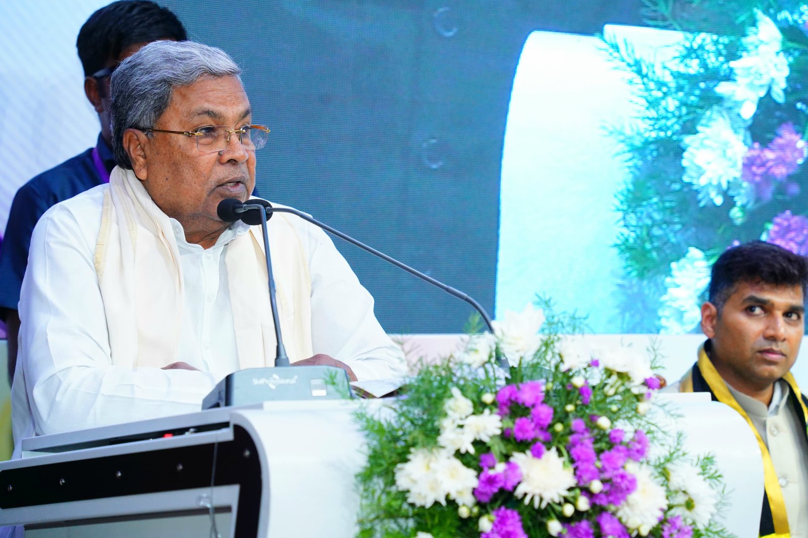 ನಮ್ಮ ಜ್ಞಾನ ಕರ್ಮ ಸಿದ್ಧಾಂತ ದಿಕ್ಕರಿಸುವ ವೈಜ್ಞಾನಿಕವಾಗಿ, ವೈಚಾರಿಕವಾಗಿ ಇರಬೇಕು: ಸಿಎಂ ಸಿದ್ದರಾಮಯ್ಯ