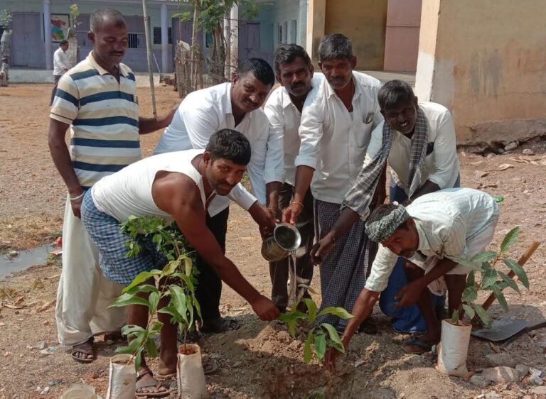 ಶಾಸಕ ಜಿ.ಎಸ್. ಪಾಟೀಲ ಜನ್ಮದಿನಾಚರಣೆ ಹಿನ್ನೆಲೆ: ಸಾರ್ವಜನಿಕ ಸ್ಥಳಗಳಲ್ಲಿ ವನಮಹೋತ್ಸವ
