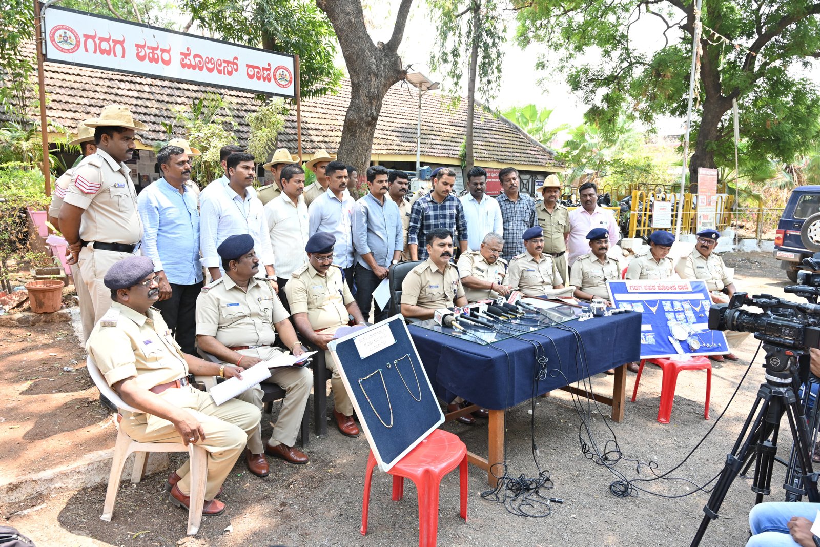 ಗದಗ ಜಿಲ್ಲಾ ಪೊಲೀಸರಿಂದ ಭರ್ಜರಿ ಕಾರ್ಯಾಚರಣೆ: ನಾಲ್ವರು ಅಂತರರಾಜ್ಯ ಕಳ್ಳರ ಬಂಧನ..!