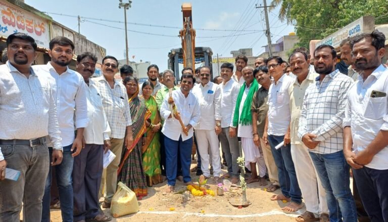ರಸ್ತೆ ಅಭಿವೃದ್ಧಿ ಕಾಮಗಾರಿಗೆ ಭೂಮಿಪೂಜೆ