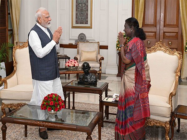 ರಾಷ್ಟ್ರಪತಿ ಭೇಟಿಯಾದ ಪ್ರಧಾನಿ: ‘ಆಪರೇಷನ್ ಸಿಂಧೂರ’ ಬಗ್ಗೆ ವಿಶ್ಲೇಷಣೆ ನೀಡಿದ ಮೋದಿ!