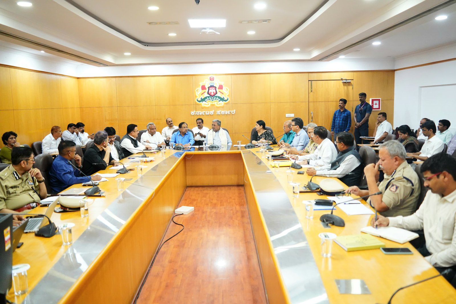 ಗಡಿಯಲ್ಲಿ ಉದ್ವಿಗ್ನ: ರಾಜ್ಯದಲ್ಲಿ ಕಟ್ಟೆಚ್ಚರ ವಹಿಸಲು ಸಿಎಂ ಸಿದ್ದರಾಮಯ್ಯ ನೇತೃತ್ವದಲ್ಲಿ ಸಭೆ