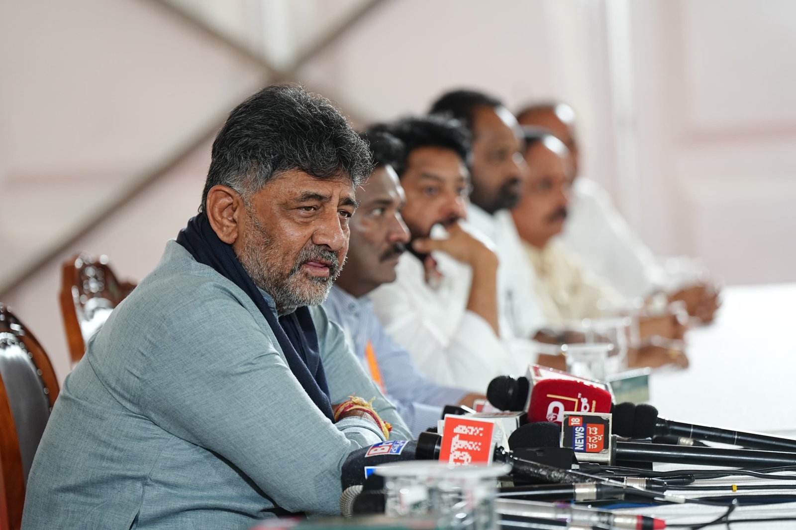 ಕಂದಾಯ ಇಲಾಖೆಯಿಂದ 1 ಲಕ್ಷ ಫಲಾನುಭವಿಗಳಿಗೆ ಹಕ್ಕು ಪತ್ರ ವಿತರಣೆ ಮಾಡುತ್ತೇವೆ: ಡಿ.ಕೆ.ಶಿವಕುಮಾರ್‌
