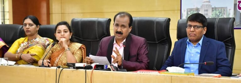 ಅಧಿಕಾರಿಗಳು ಸಮರ್ಪಕವಾಗಿ ಕಾರ್ಯ ನಿರ್ವಹಿಸಬೇಕು