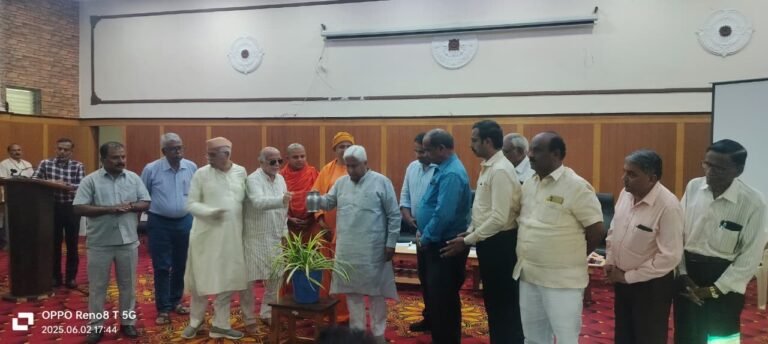 ವಿದ್ಯಾರ್ಥಿಗಳಿಗೆ ಮೌಲ್ಯಯುತ ಶಿಕ್ಷಣ ನೀಡಿ