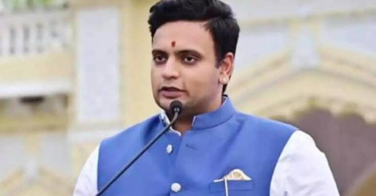 ತಿರುಪತಿ ಮಾದರಿ ಚಾಮುಂಡಿ ಬೆಟ್ಟದಲ್ಲೂ ಮೊಬೈಲ್‌ ನಿರ್ಬಂಧ ಮಾಡಬೇಕು:  ಸಂಸದ ಯದುವೀರ್ ಒಡೆಯರ್!
