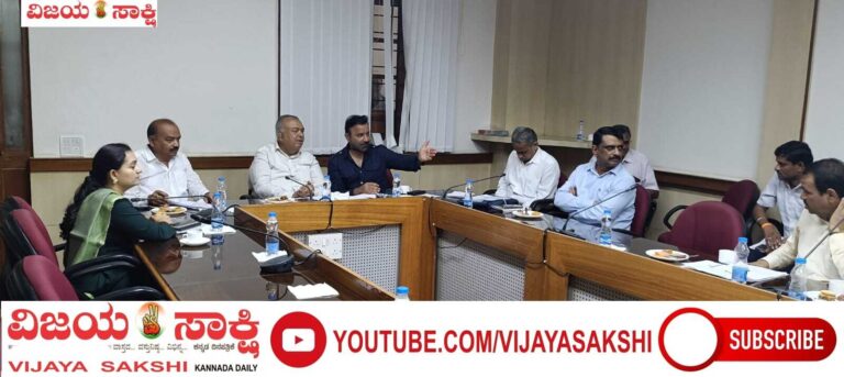 ಸಂತೋಷ್‌ ಲಾಡ್‌ ನೇತೃತ್ವದಲ್ಲಿ ಕುಂದಗೋಳ ಟ್ರಕ್ ಟರ್ಮಿನಲ್ ಸಂಸ್ಥೆಯೊಂದಿಗೆ ಸಭೆ