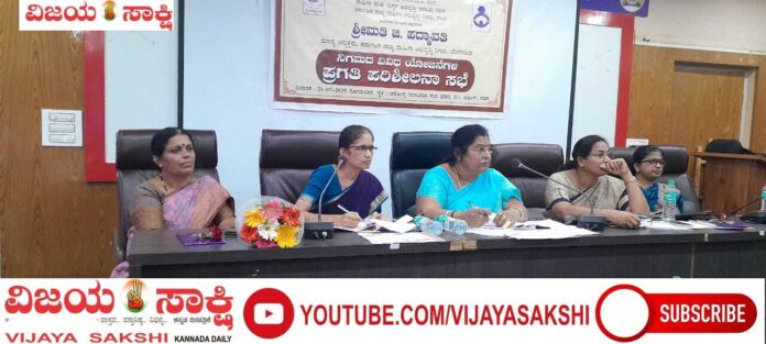 page-3__LEAD-_mahila_ilakhe (1)