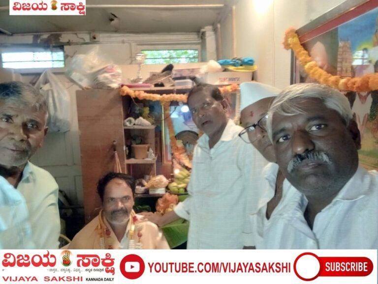 ಎಸ್.ಡಿ.ಎಂ.ಸಿ ಅಧ್ಯಕ್ಷ ಮುತ್ತು ಹೂಗಾರಗೆ ಸನ್ಮಾನ