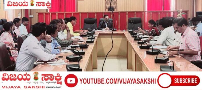 page-4__LEAD-ADC_sakaal_meeting (1)