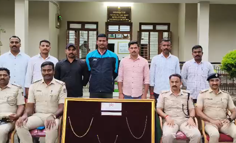 ಪೊಲೀಸರ ಕಾರ್ಯಾಚರಣೆ: ಸರಗಳ್ಳ ಅರೆಸ್ಟ್ -70 ಗ್ರಾಂ ಚಿನ್ನಾಭರಣ ವಶಕ್ಕೆ.!