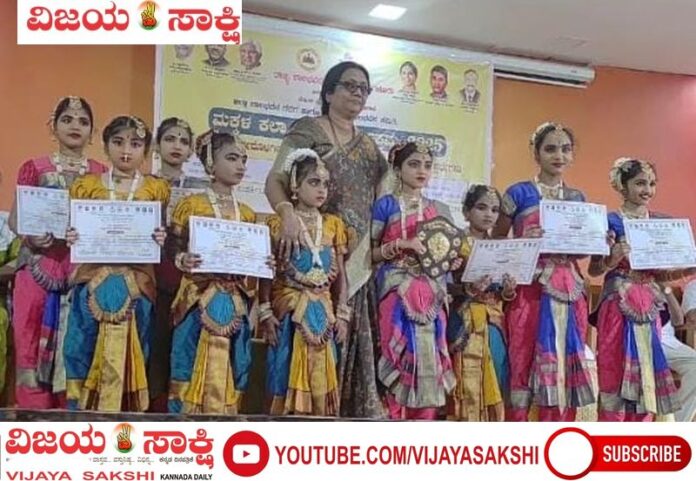 page-3__photo_cap-prashasti (1)