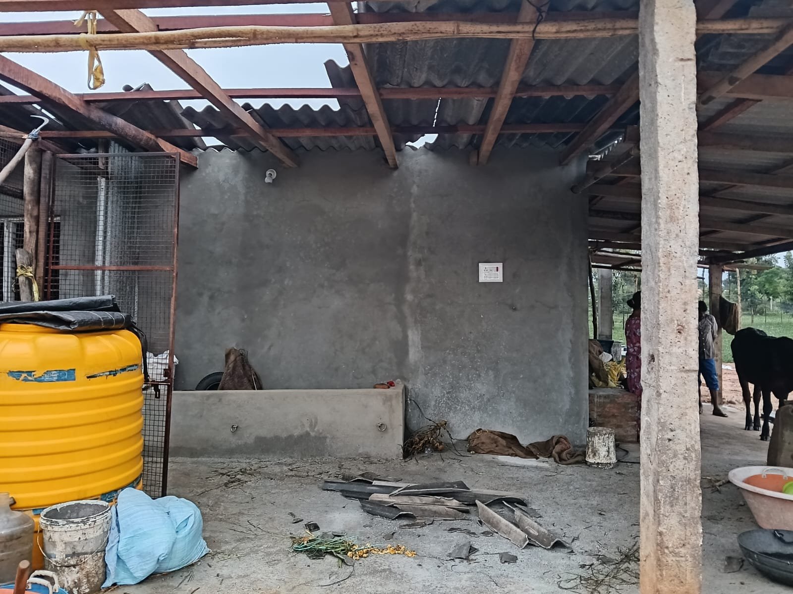 ಕೆ.ಆರ್.ಪೇಟೆಯಲ್ಲಿ ವರುಣಾರ್ಭಟ: ಗೃಹ ಪ್ರವೇಶಕ್ಕೆ ಸಿದ್ಧವಾಗಿದ್ದ ಮನೆಯ ಮೇಲ್ಫಾವಣಿ ಪೀಸ್ ಪೀಸ್!