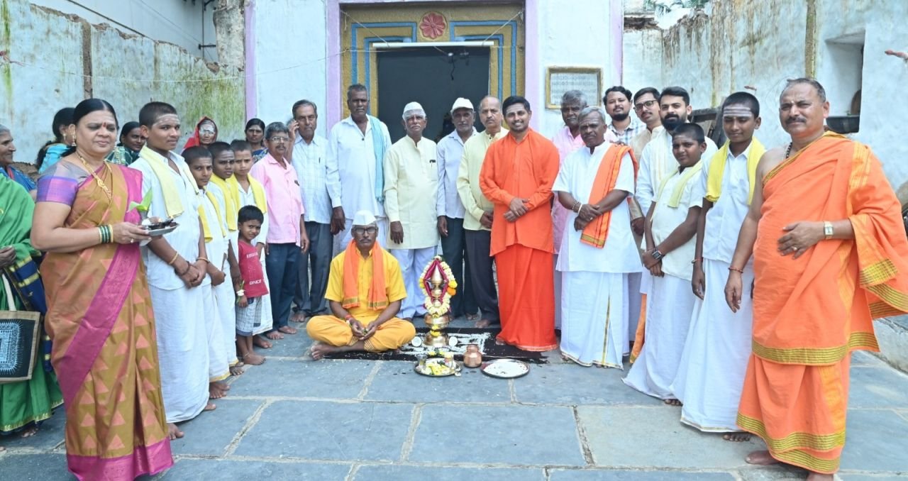 ಅಡವೀಂದ್ರಸ್ವಾಮಿ ಮಠದಲ್ಲಿ ಅನ್ನಪೂರ್ಣೇಶ್ವರಿ ರಥೋತ್ಸವದ ಕಳಸದ ಪೂಜೆ