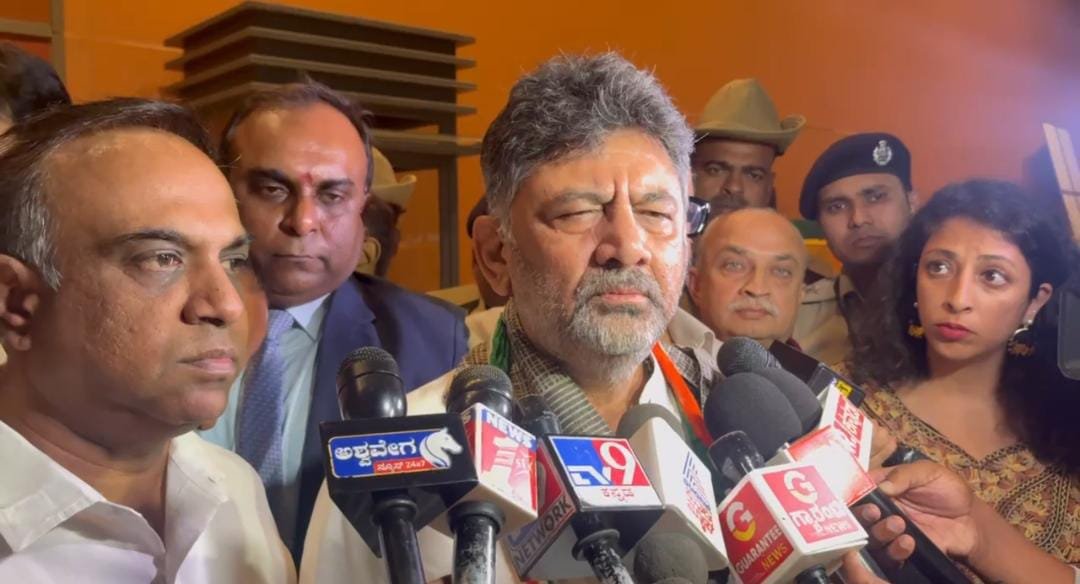 DK Shivakumar: ಶಾಸಕರು ಸಚಿವ ಸ್ಥಾನಕ್ಕಾಗಿ ಬೇಡಿಕೆ ಇಡುವುದರಲ್ಲಿ ತಪ್ಪಿಲ್ಲ: ಡಿಸಿಎಂ ಡಿಕೆ ಶಿವಕುಮಾರ್!