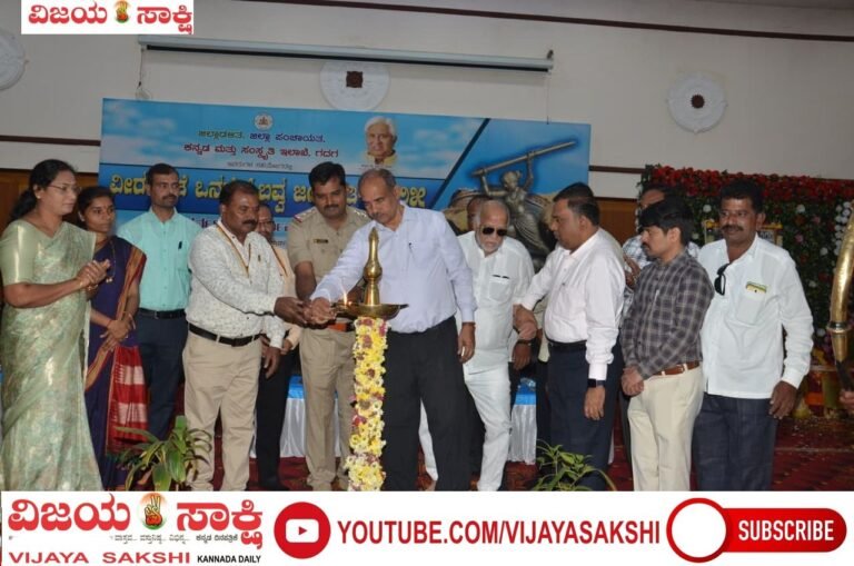ಓಬವ್ವಳ ಸಮಯಪ್ರಜ್ಞೆ ಎಲ್ಲರಿಗೂ ಸ್ಪೂರ್ತಿ: ಡಿಸಿ ಸಿ.ಎನ್. ಶ್ರೀಧರ್