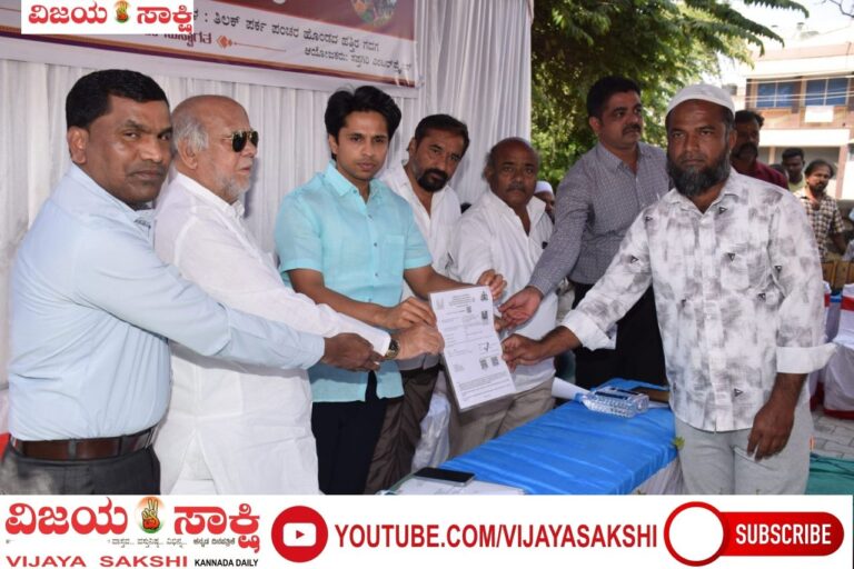 ಬೀದಿ ವ್ಯಾಪಾರಿಗಳಿಗೆ ಆಹಾರ ಸುರಕ್ಷತಾ ಲೈಸನ್ಸ್ ವಿತರಣೆ