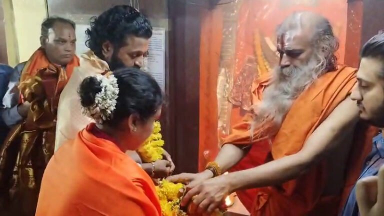 ‘ಕಾಂತಾರ’ ಯಶಸ್ಸಿನ ಬಳಿಕ ಅಂಜನಾದ್ರಿ ಬೆಟ್ಟಕ್ಕೆ ರಿಷಬ್ ಶೆಟ್ಟಿ ಭೇಟಿ