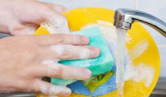 ಪಾತ್ರೆ ತೊಳೆಯುವಾಗ ಈ ತಪ್ಪುಗಳನ್ನು ಮಾಡಲೇಬೇಡಿ! ಯಾಕೆ ಗೊತ್ತಾ..?